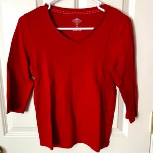 Small v Neck 3/4 sleeve tee